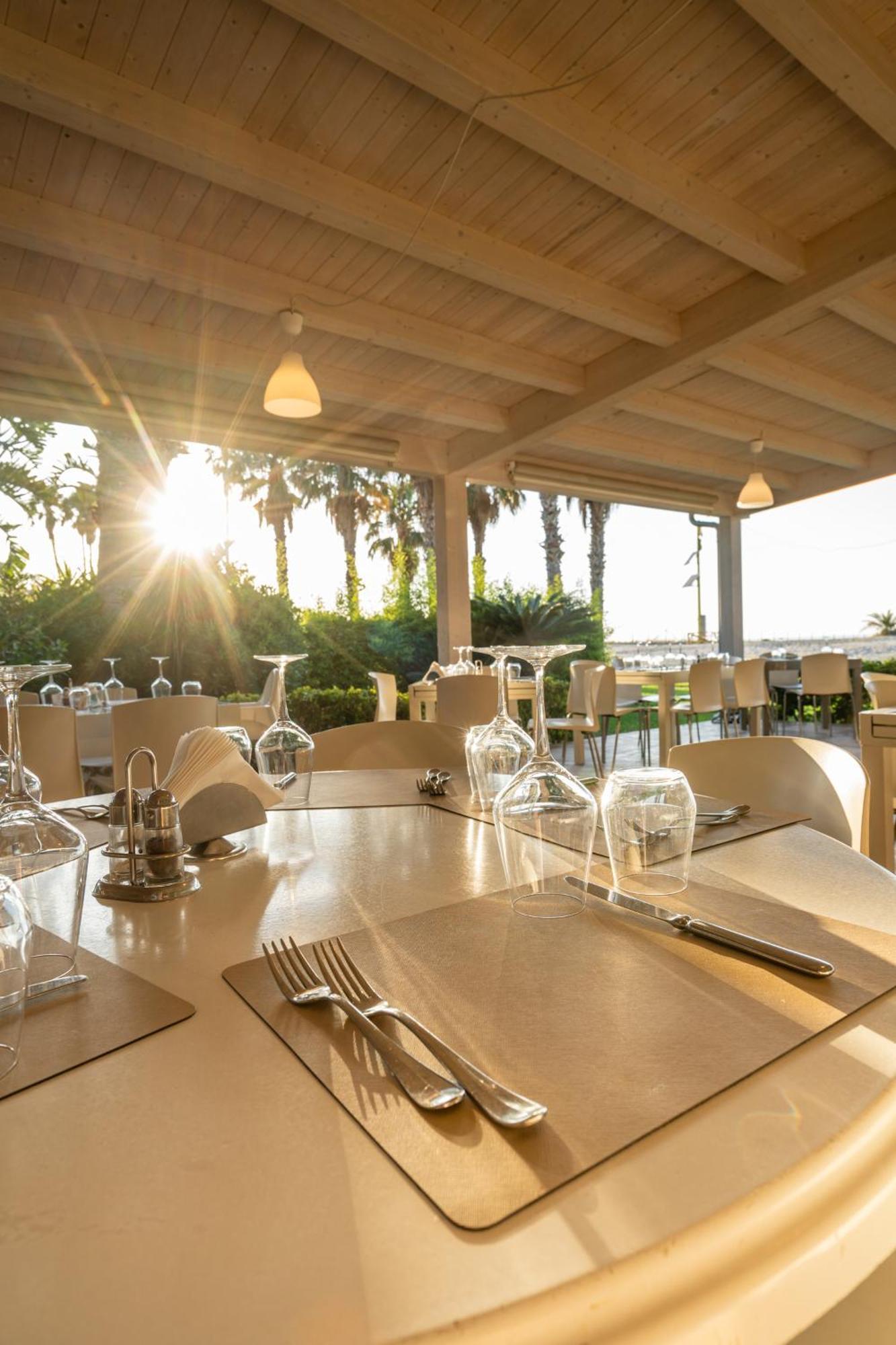 Le Dune Beach Club Messina Buitenkant foto
